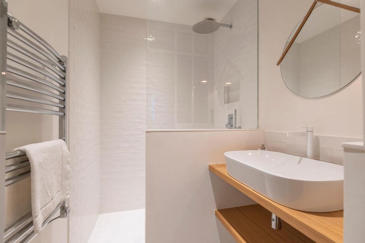 Spacious Apartment Rated 4 Stars In The Heart Of The Old Town Annecy Bagian luar foto