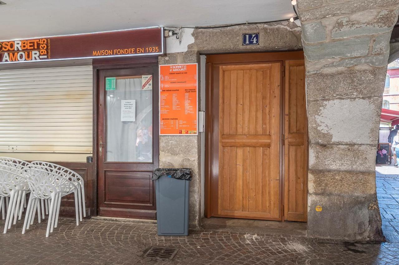 Spacious Apartment Rated 4 Stars In The Heart Of The Old Town Annecy Bagian luar foto