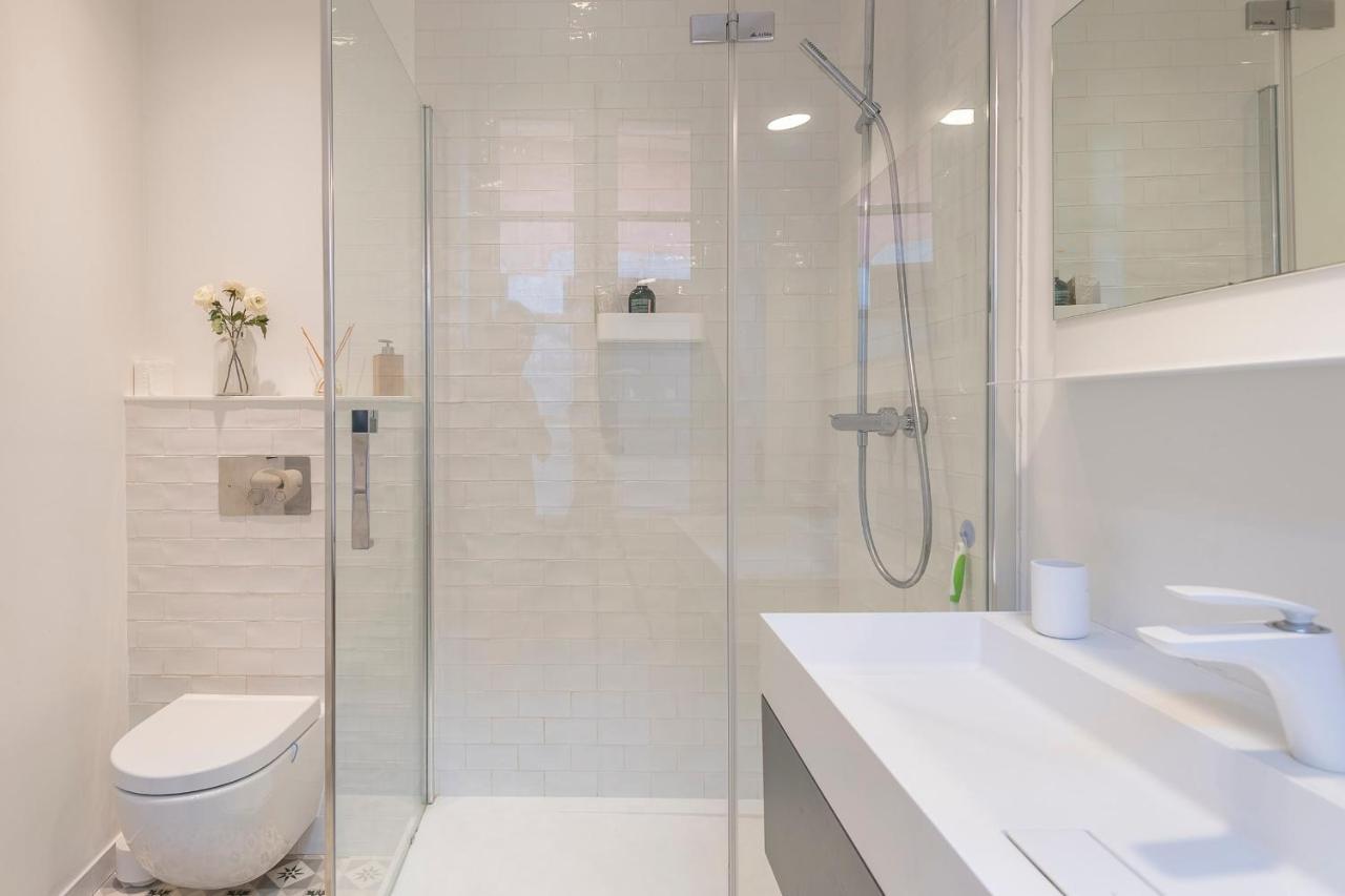 Spacious Apartment Rated 4 Stars In The Heart Of The Old Town Annecy Bagian luar foto
